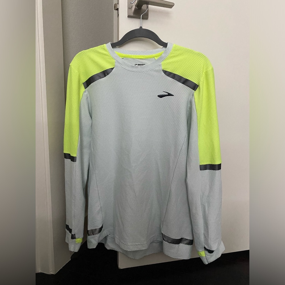 Brooks Run Visible Long Sleeve (men’s size large)